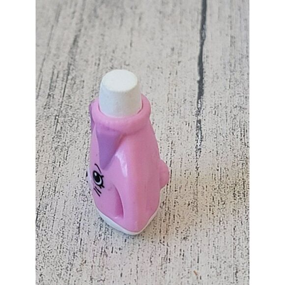 Moose Shopkin mini laundry detergent bunny toy figure - Picture 3 of 4